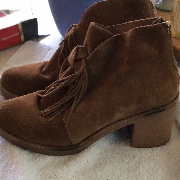 Ugg suede heal, tassels, zips Excellent - Picture 8 of 12